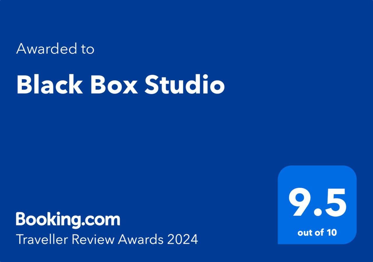 Black Box Studio สโมลยัน ภายนอก รูปภาพ