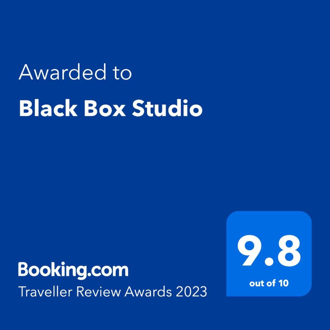 Black Box Studio สโมลยัน ภายนอก รูปภาพ